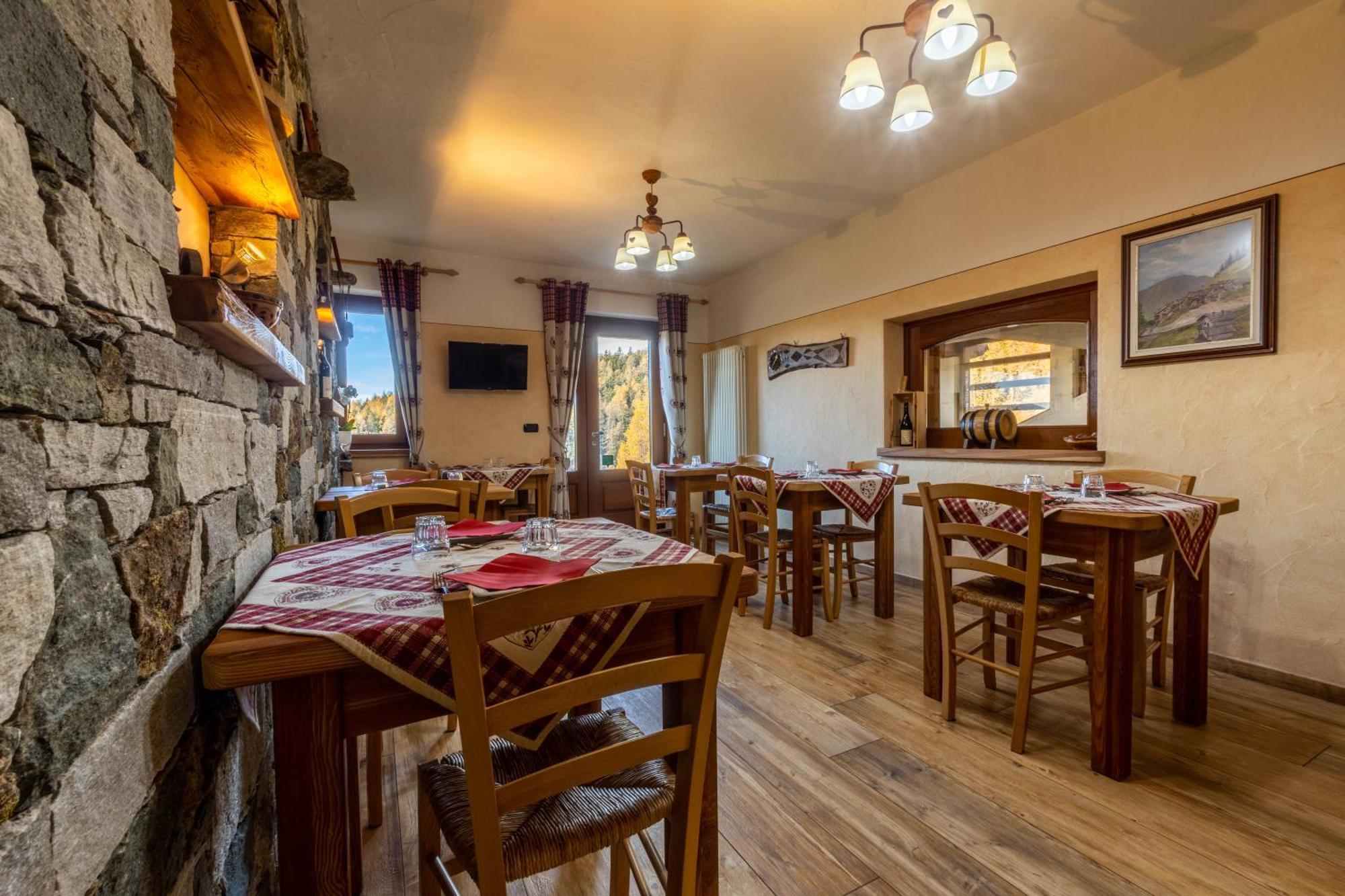 Le Coin Des Melezes - Nature & Trek - Camere In Baita Di Montagna บรุสซอน ภายนอก รูปภาพ