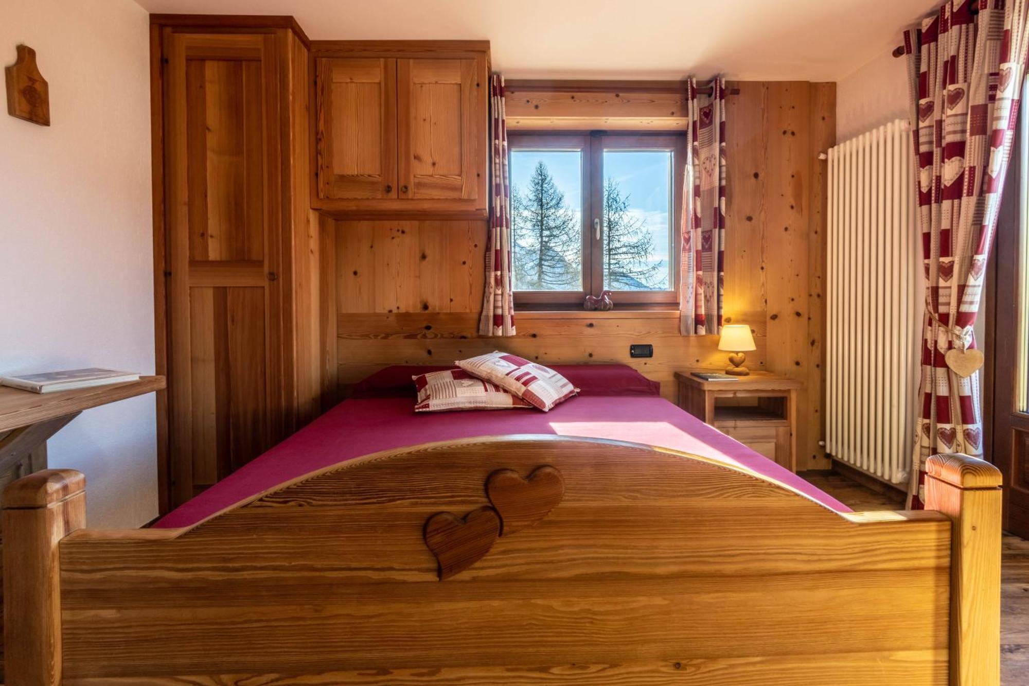 Le Coin Des Melezes - Nature & Trek - Camere In Baita Di Montagna บรุสซอน ภายนอก รูปภาพ