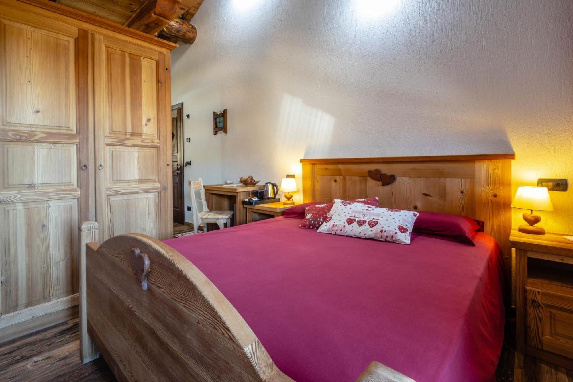 Le Coin Des Melezes - Nature & Trek - Camere In Baita Di Montagna บรุสซอน ภายนอก รูปภาพ