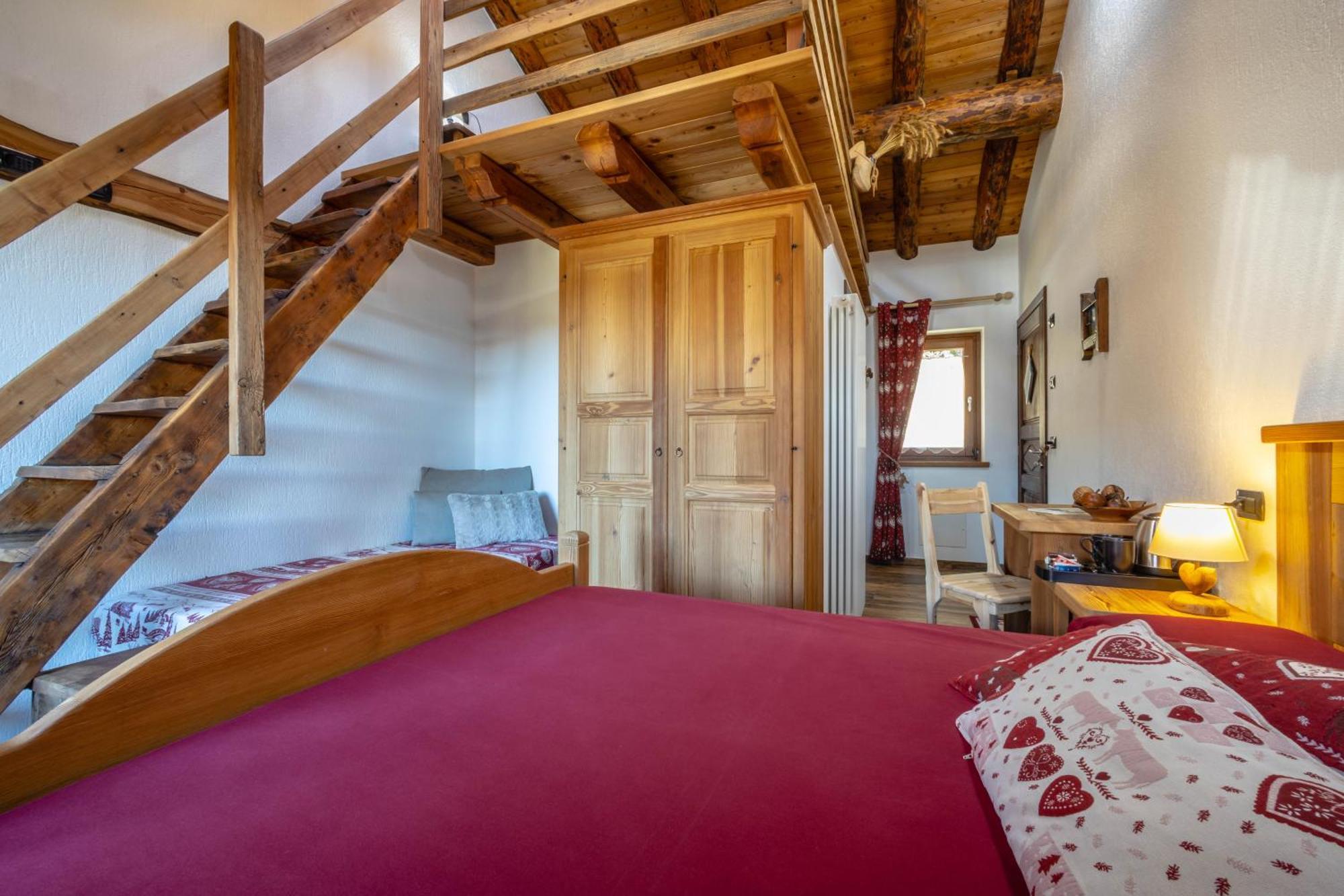 Le Coin Des Melezes - Nature & Trek - Camere In Baita Di Montagna บรุสซอน ภายนอก รูปภาพ