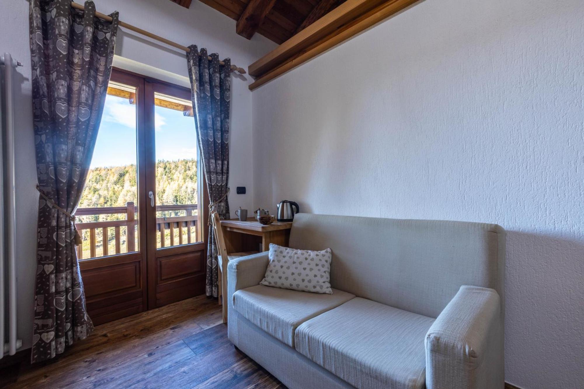 Le Coin Des Melezes - Nature & Trek - Camere In Baita Di Montagna บรุสซอน ภายนอก รูปภาพ