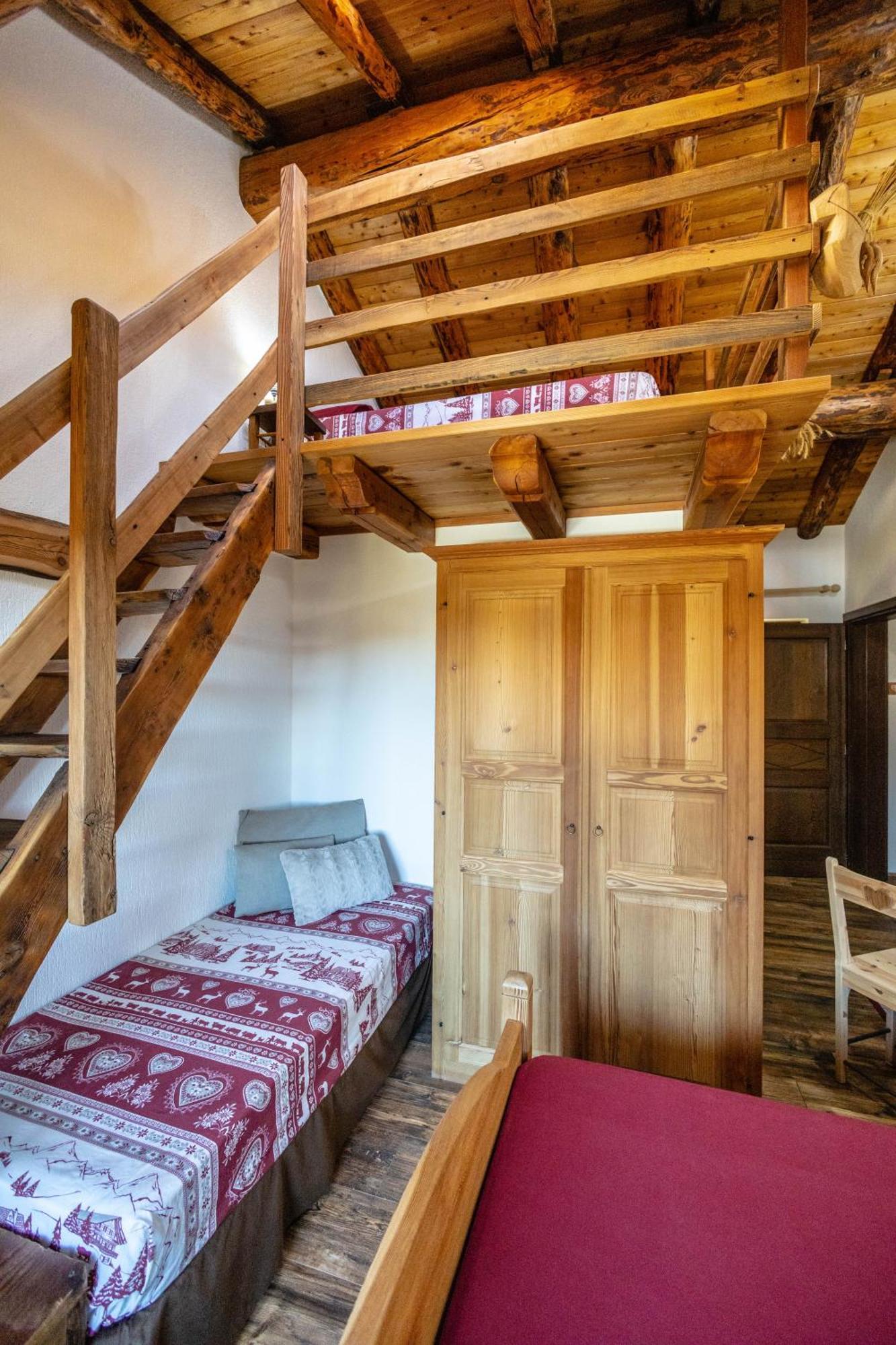 Le Coin Des Melezes - Nature & Trek - Camere In Baita Di Montagna บรุสซอน ภายนอก รูปภาพ