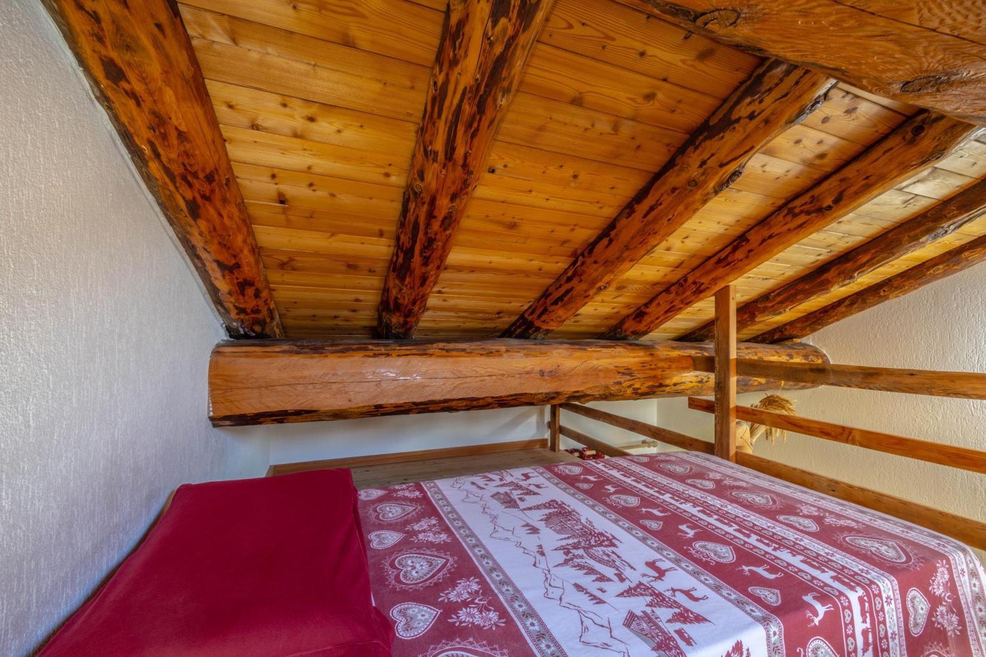 Le Coin Des Melezes - Nature & Trek - Camere In Baita Di Montagna บรุสซอน ภายนอก รูปภาพ
