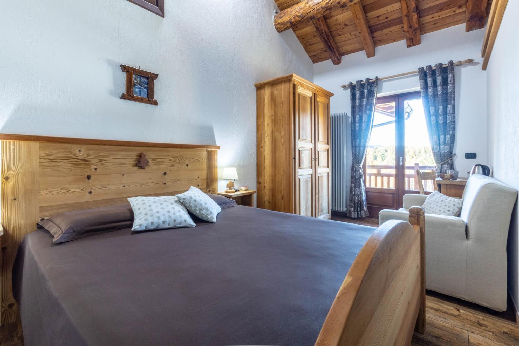 Le Coin Des Melezes - Nature & Trek - Camere In Baita Di Montagna บรุสซอน ภายนอก รูปภาพ