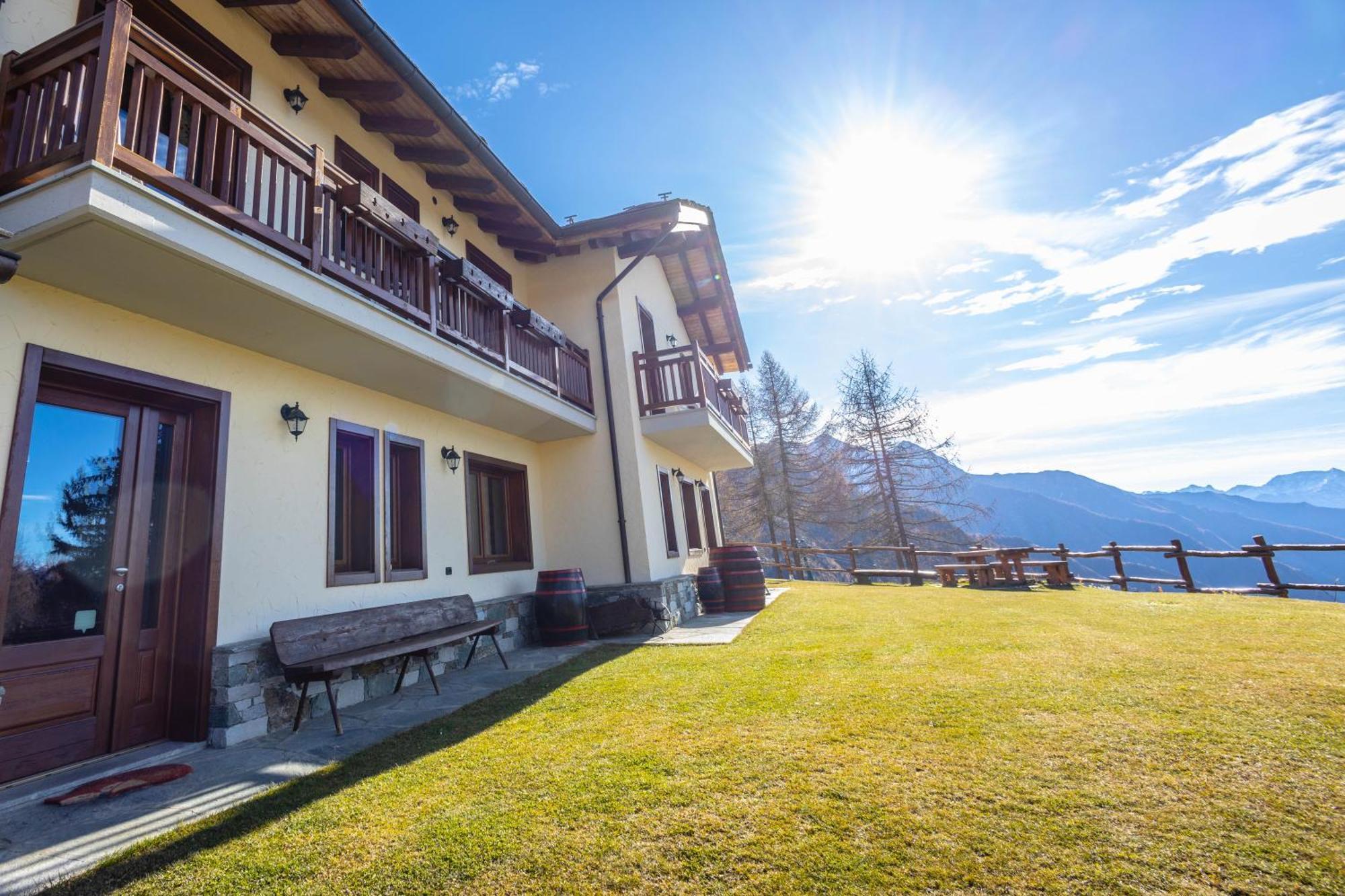 Le Coin Des Melezes - Nature & Trek - Camere In Baita Di Montagna บรุสซอน ภายนอก รูปภาพ