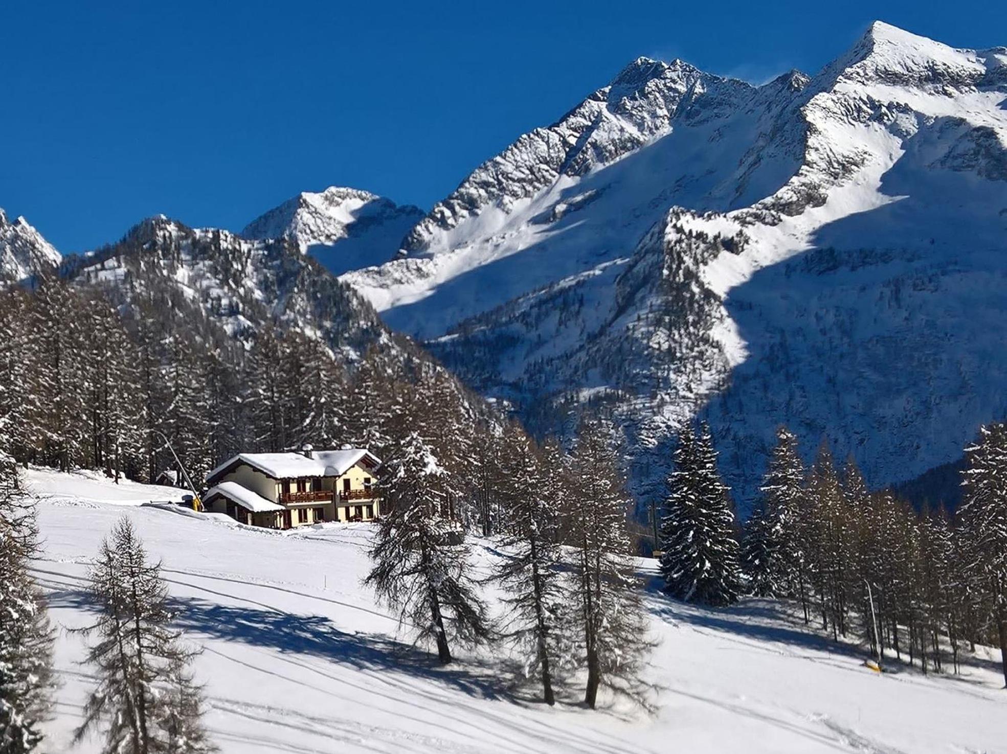 Le Coin Des Melezes - Nature & Trek - Camere In Baita Di Montagna บรุสซอน ภายนอก รูปภาพ