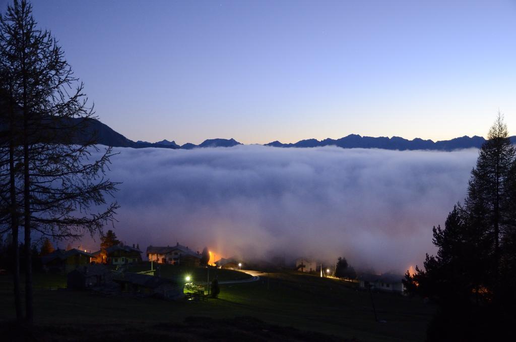 Le Coin Des Melezes - Nature & Trek - Camere In Baita Di Montagna บรุสซอน ภายนอก รูปภาพ